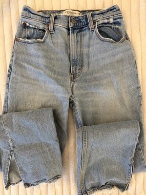 Abercrombie 90s Ultra High-rise jeans size 25 short split hem